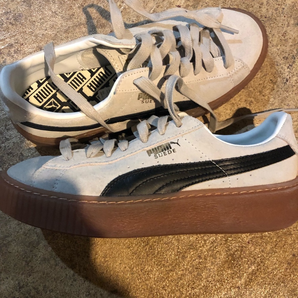 Puma suede platform white/black shoes